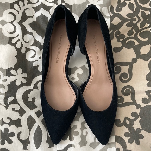 Banana Republic Suede Kitten Heels in black, Size 7 - Picture 1 of 4